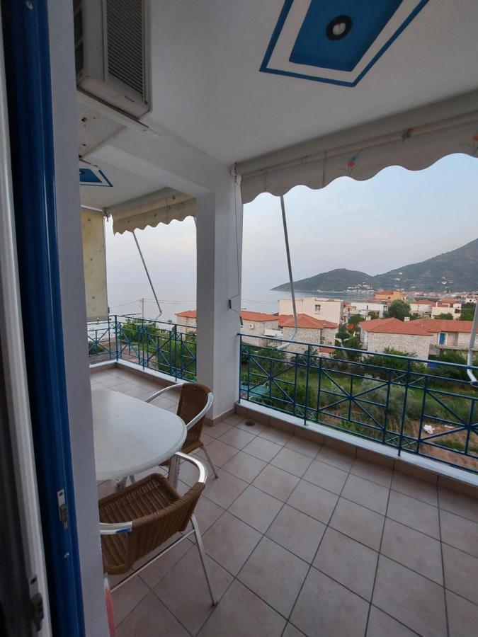 Matina Apartments Tyros Екстериор снимка