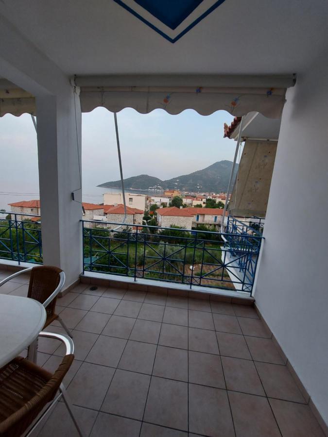 Matina Apartments Tyros Екстериор снимка