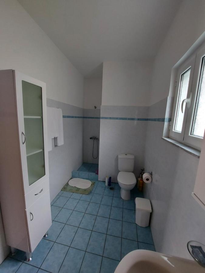 Matina Apartments Tyros Екстериор снимка