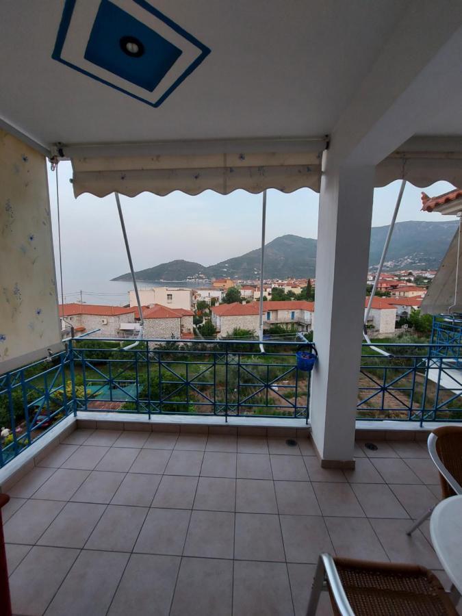 Matina Apartments Tyros Екстериор снимка