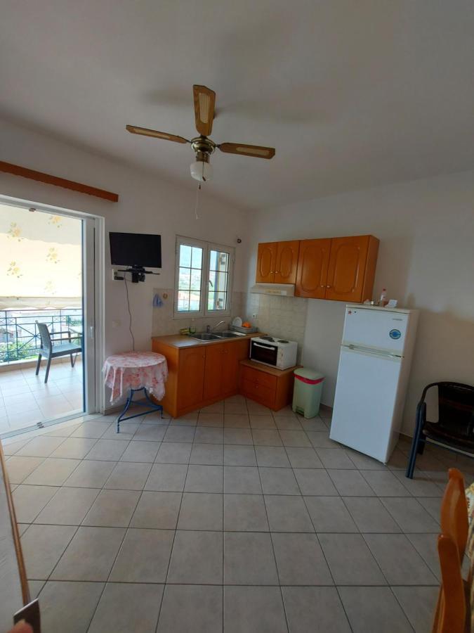 Matina Apartments Tyros Стая снимка