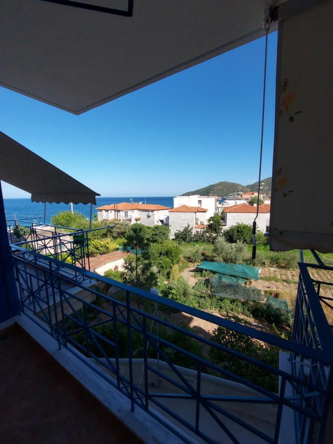 Matina Apartments Tyros Стая снимка