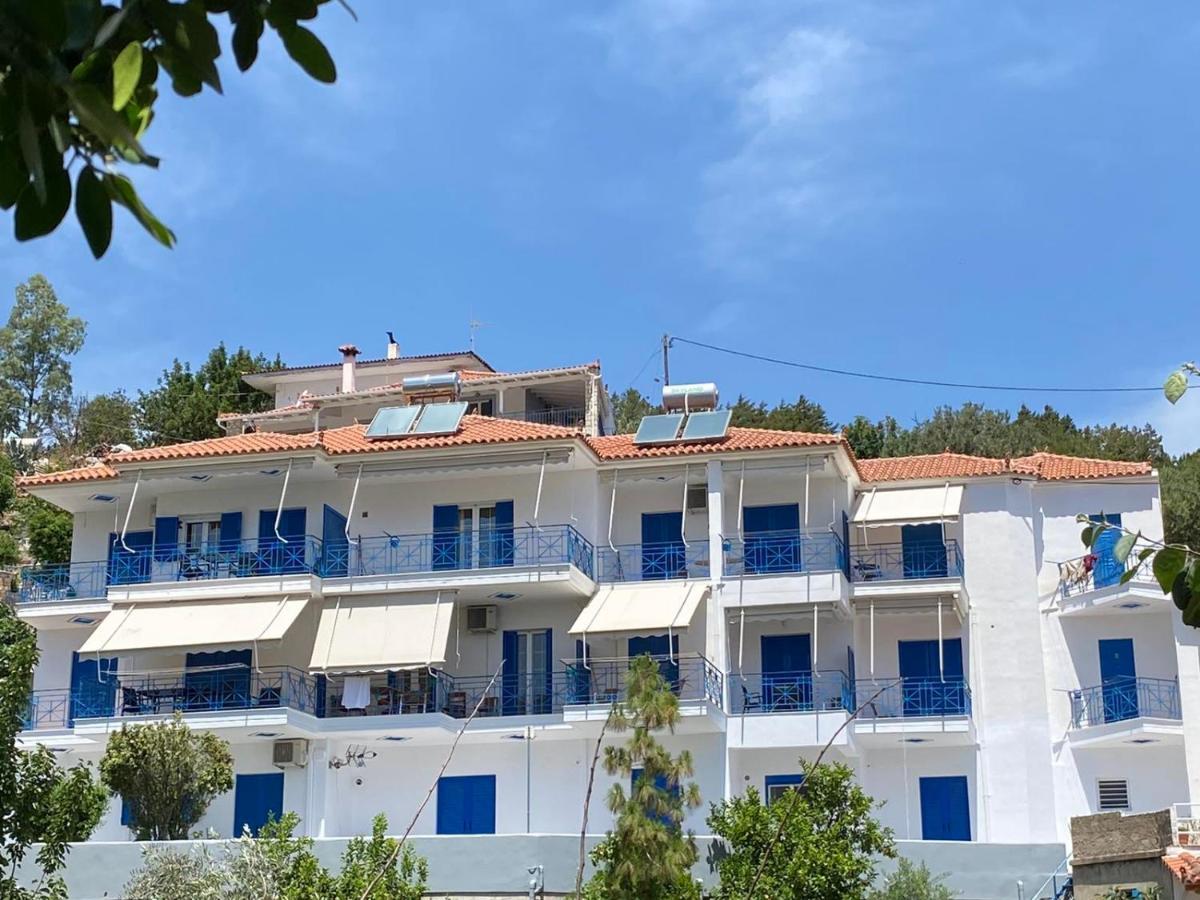 Matina Apartments Tyros Екстериор снимка