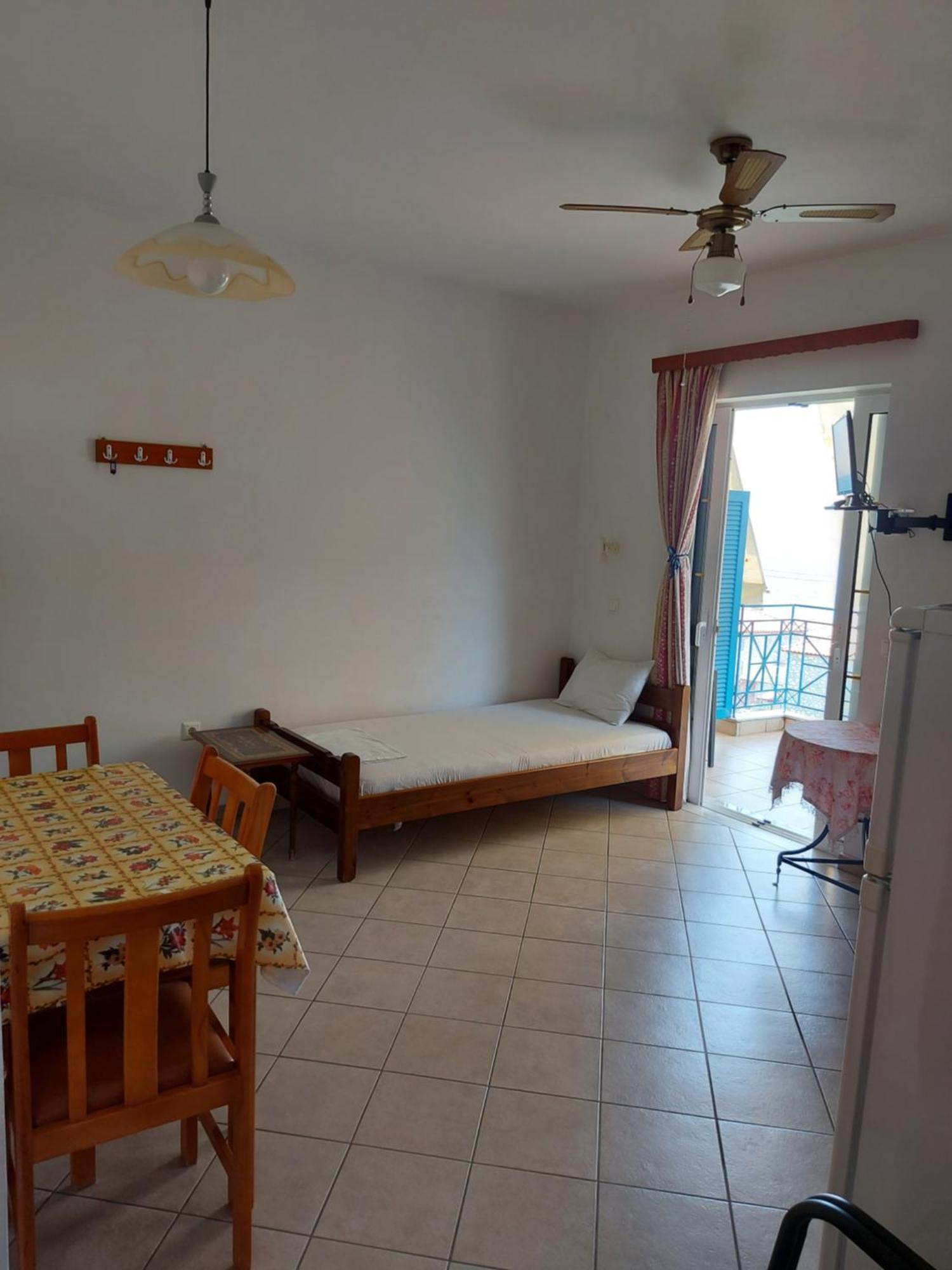 Matina Apartments Tyros Стая снимка