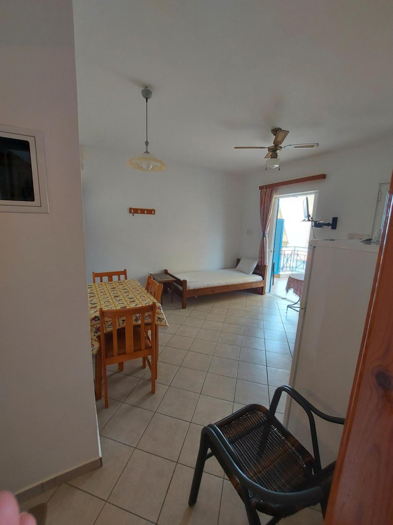 Matina Apartments Tyros Стая снимка